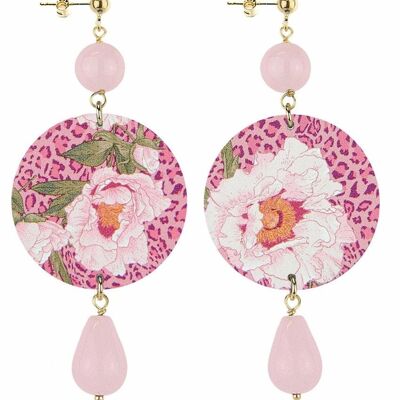 Feiern Sie den Frühling mit von Blumen inspiriertem Schmuck. Die Classic Circle Damenohrringe Rosa Blume Rosa Gefleckter Hintergrund Made in Italy