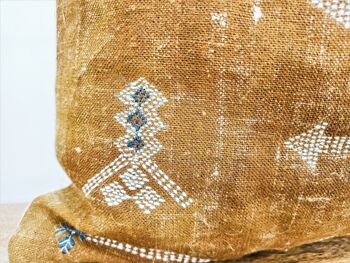 Housse de coussin brodée de conception de tapis marocain 4