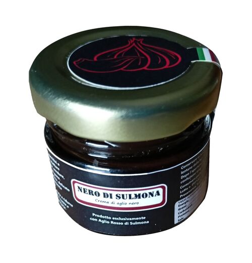 Crema di aglio nero (100%) prodotta con il pregiato Aglio Rosso di Sulmona (Italia-Abruzzo)