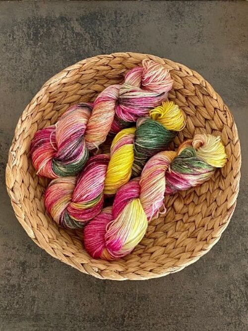 URZEITBLUME, Handgefärbte Wolle, Handdyed Yarn, mit Säurefarben gefärbt