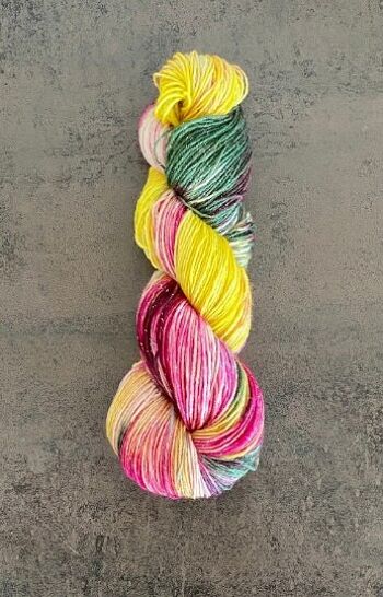 PRIMEVAL FLOWER, laine teinte à la main, fil teint à la main, teint avec des colorants acides 3
