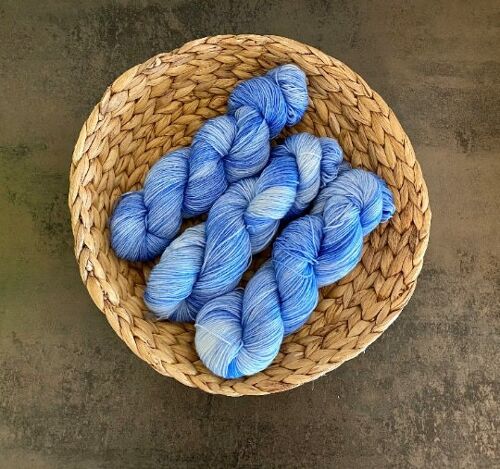 EIS und SCHNEE ,Handgefärbte Wolle, Handdyed Yarn, mit Säurefarben gefärbt