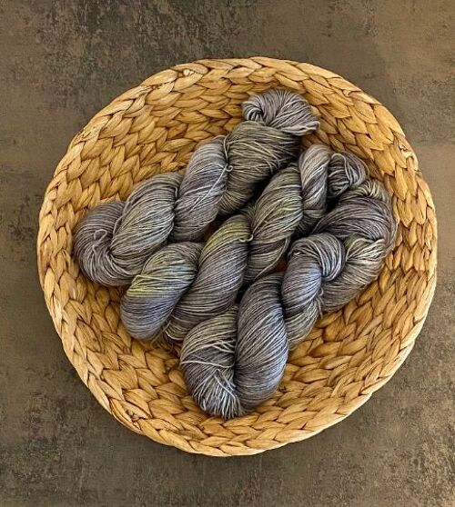 SILBERSTRAHL, Handgefärbte Wolle, Handdyed Yarn, mit Säurefarben gefärbt