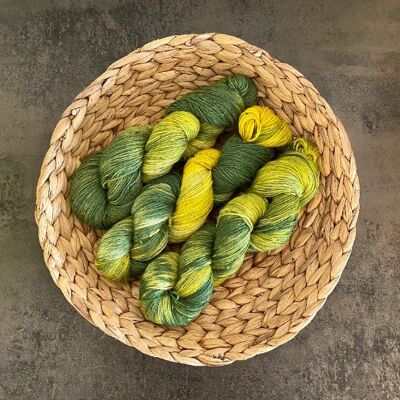 LÖWENZAHN ,Handgefärbte Wolle, Handdyed Yarn, mit Säurefarben gefärbt