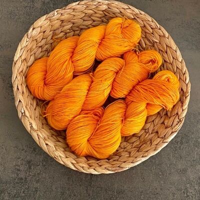 LIGHT YELLOW, Hand-dyed wool, Hand-dyed Yarn, dyed with acid dyes