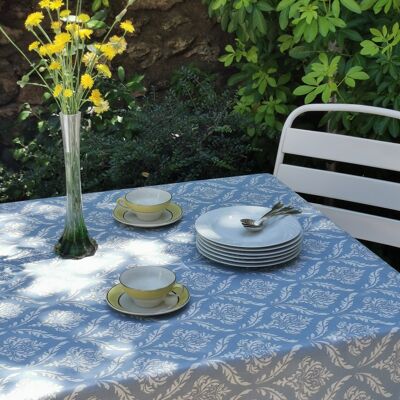 Blue Pompadour coated tablecloth