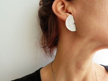 Boucles d’oreilles texturées en argent satiné, boucles d’oreilles texturées uniques 2