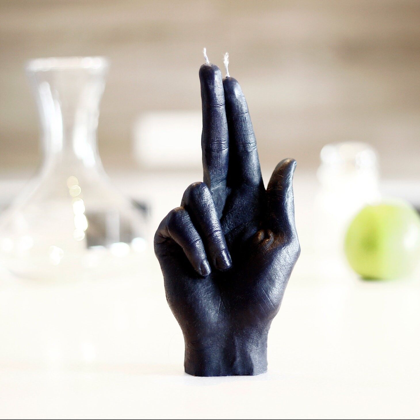 Candela GUN FINGERS grande - 21 cm. altezza | GUN FINGERS candela gesto della mano | Design super realistico | Dimensioni e consistenza della mano reale | Candela scultura fatta a mano