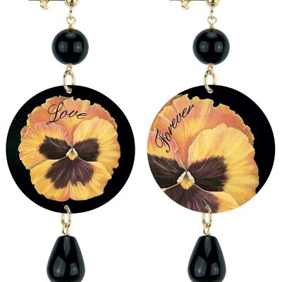Feiern Sie den Frühling mit von Blumen inspiriertem Schmuck. Die Kreis-Frauen-Ohrringe Klassische gelbe Blumen-schwarzer Hintergrund-Liebe. Hergestellt in Italien