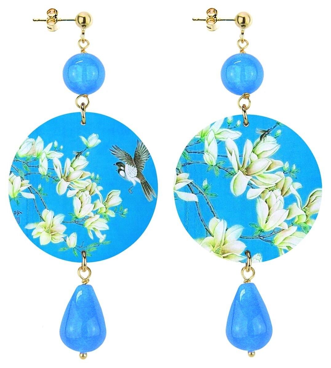Celebrate spring with flower-inspired jewelry. The Classic Circle Women's Earrings White Flowers Blue Background. Made in Italy