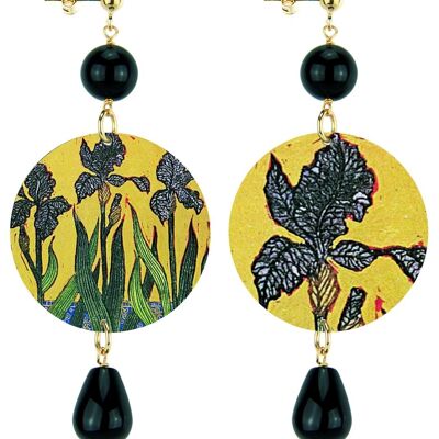 Celebrate spring with flower-inspired jewelry. The Classic Circle Women's Earrings Black Flowers Gold Background. Made in Italy