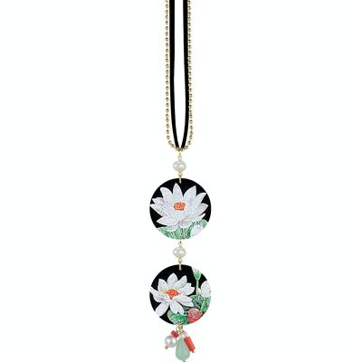 Celebrate spring with flower-inspired jewelry. The Circle Special Classic White Flower Women's Necklace. Made in Italy