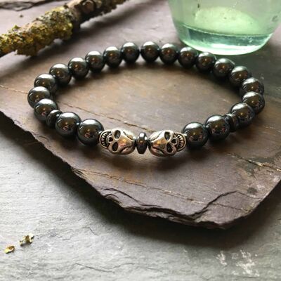 Bracciale in ematite e teschio in acciaio con perline