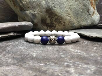 Bracelet de perles Howlite avec Lapis Lazuli. Style tibétain 10 mm 1