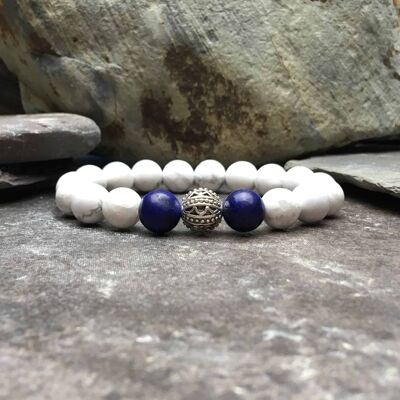 Bracelet de perles Howlite avec Lapis Lazuli. Style tibétain 10 mm