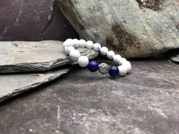 Bracelet de perles Howlite avec Lapis Lazuli. Style tibétain 10 mm 3