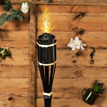 Torche Tiki de Jardin en Bambou de Harbor Housewares - Noir 4