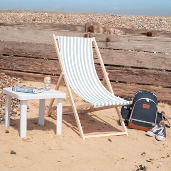 Chaise longue de plage Harbour Housewares - Rayures grises/blanches avec cadre en bois de hêtre 4