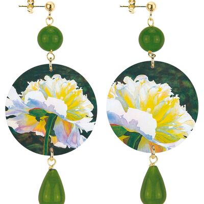 Celebrate spring with flower-inspired jewelry. The Classic Circle Woman Earrings White Flower Green Background. Made in Italy