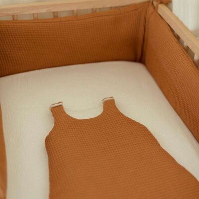 Caramel honeycomb bed bumper