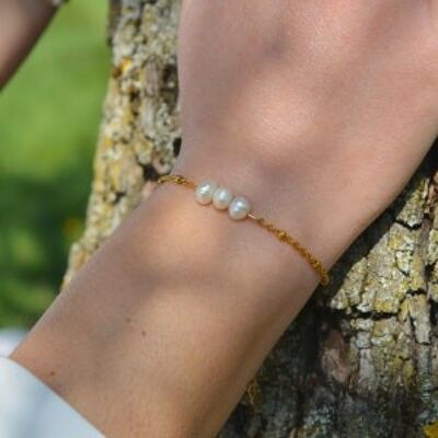 Stainless steel bracelet and Marina freshwater pearls