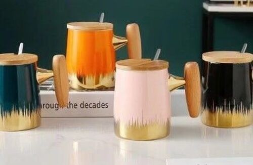 Ceramic mug 390 ml with wooden lid & handle and spoon in 4 colors -  in gift box DF-465