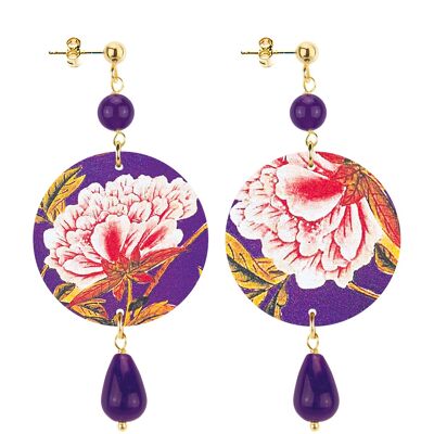 Celebrate spring with flower-inspired jewelry. Women's Earrings The Circle Small White Flower Purple Background. Made in Italy