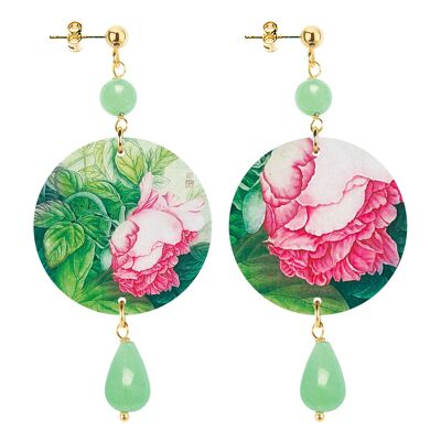 Feiern Sie den Frühling mit Juwelen, die von Blumen inspiriert sind. Die Damenohrringe Circle Small Pink Flower Green Background. Hergestellt in Italien