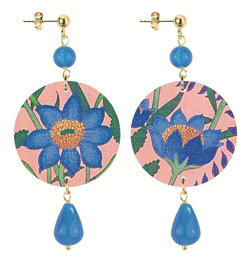 Celebra la primavera con gioielli ispirati ai fiori. Orecchini Donna The Circle Piccolo Fiore Azzurro Fondo Rosa. Made in Italy