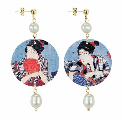 Die Kreis-kleinen Geisha-Perlen-Frauen-Ohrringe. Hergestellt in Italien