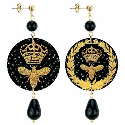 Celebrate spring with nature-inspired jewelry. The Circle Small Black Bee Women's Earrings Made in Italy