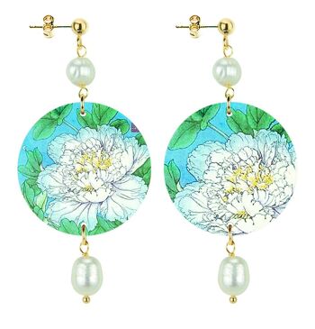 Célébrez le printemps avec des bijoux inspirés des fleurs. Les Boucles d'Oreilles Femme Cercle Petite Fleur Blanche Sur Fond Bleu. Fabriqué en Italie