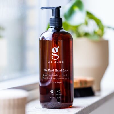 The Kind Hand Soap: soluzione di sapone per le mani idratante e anallergica con analisi della CO2 stampata sulla bottiglia