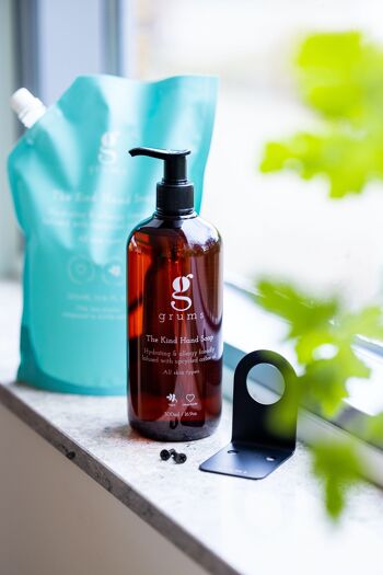 The Kind Hand Soap - solution de savon pour les mains hydratante et hypoallergénique avec analyse Co2 imprimée sur la bouteille 5