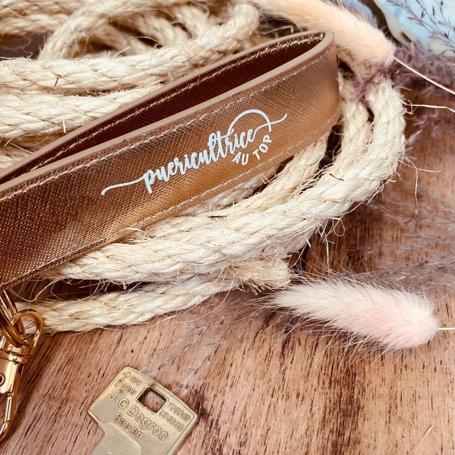 Portachiavi con cordino - assistente all'infanzia in alto