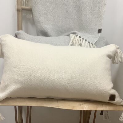 Cushion cover 60 x 40 cm ecru in alpaca wool. Magdalena LeBlanc.