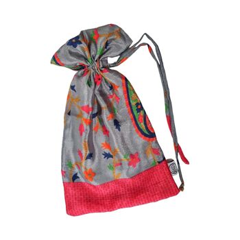 Grands sacs-cadeaux en sari avec cordon de serrage 11