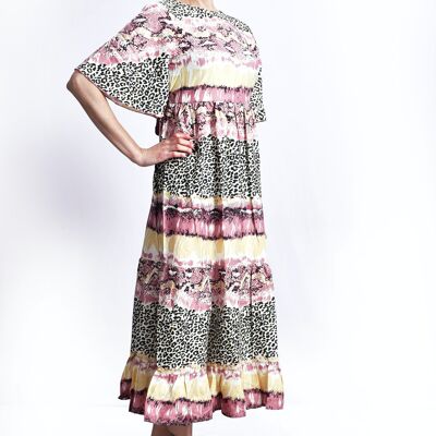 Langes Boho-Kleid mit Rüschen und offenem Rücken_Umweltfreundliches böhmisches Kleid