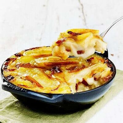 Savoyard Delight: Reblochon Tartiflette in a Jar, Gourmet Tradition to Enjoy at Any Time.