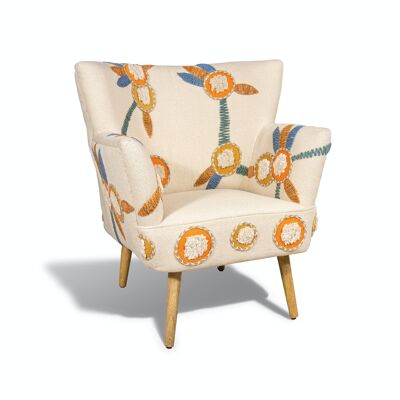 ARMCHAIR IN ECRU COTTON HAND-EMBROIDERED WITH NATURAL WOODEN LEGS 68X70X77.5CM MAYA