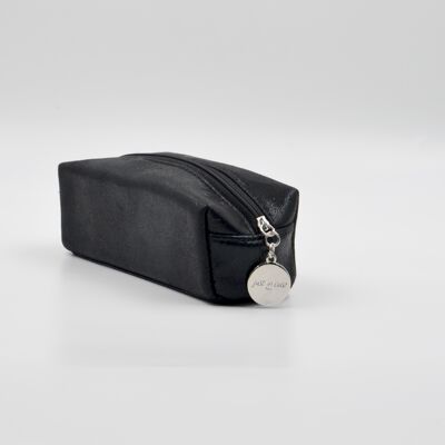 BORSA TRUCCO BRILLANTE PICCOLA - Chiusura con zip e placca in metallo
COLORE NERO