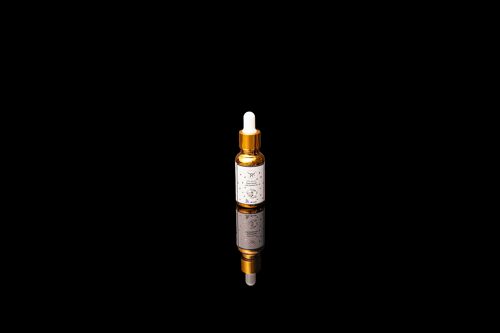 The Finest Most Highly Concentrated Intense Pure Eye Contour Beauty Jewel Emanating From Peach Core Drops