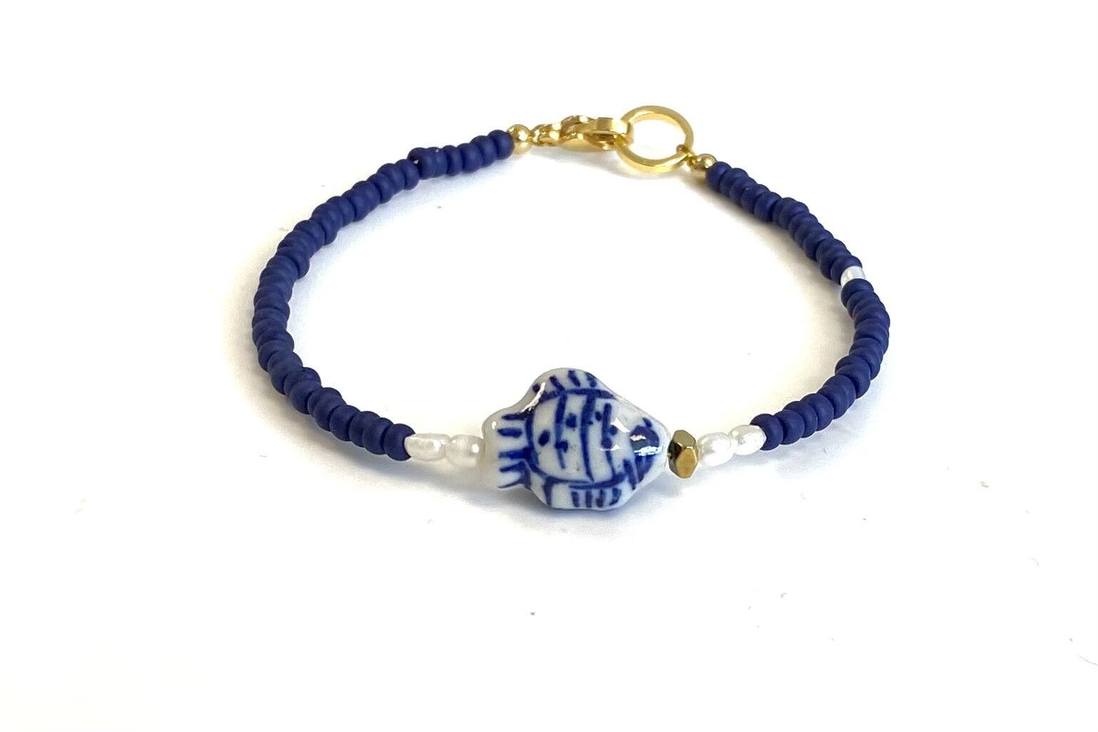 Armband Delfter Blauer Fisch und Süßwasserperlen
