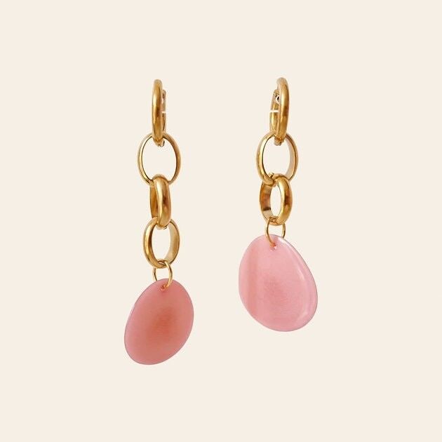 Racilia-Ohrringe, asymmetrische Creolen und natürliche Tagua-Rosensamen