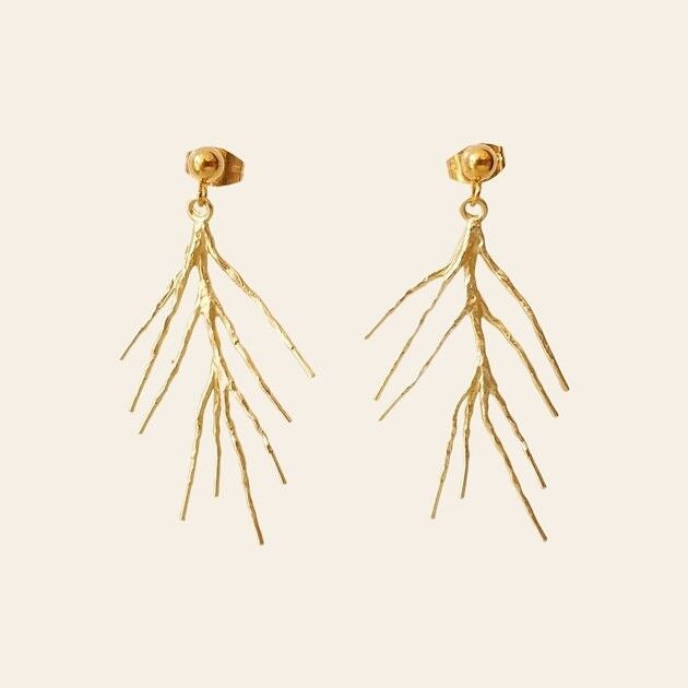 Sabina-Ohrringe, Korallenanhänger und goldener Edelstahl