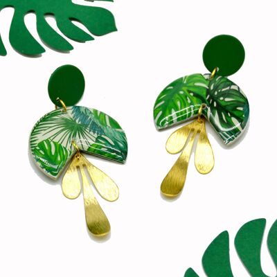 Pendientes Monstera verdes y dorados en resina - Inspiración tropical para un look refrescante