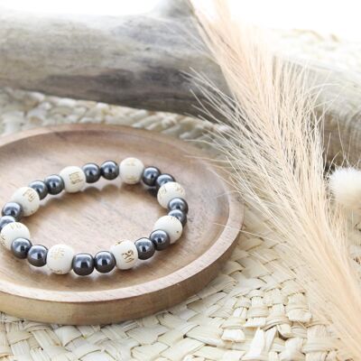 Hematite bracelet with 8 mm round beads and 1 cm wooden beads