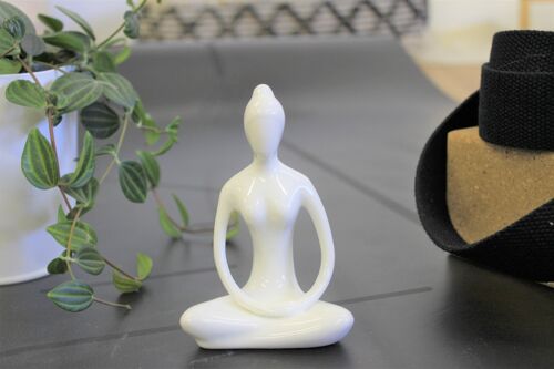 Statuette en Porcelaine Posture du Lotus Dhyana Mudra Blanc brillant 10 cm
