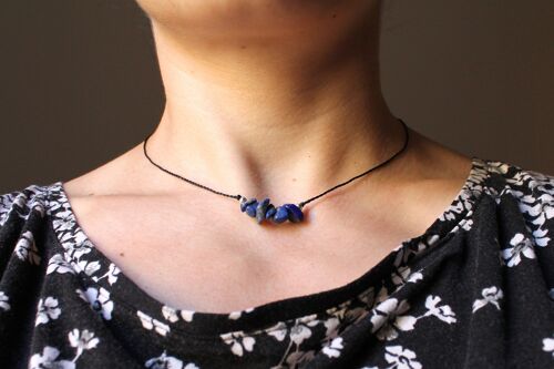 Wax string adjustable necklace with lapis lazuli chips