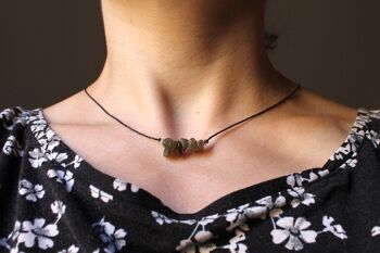 Collier réglable cordon wax avec éclats de labradorite 1